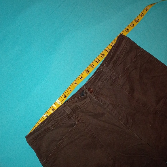 Gloria Vanderbilt - Picture 7 of 9